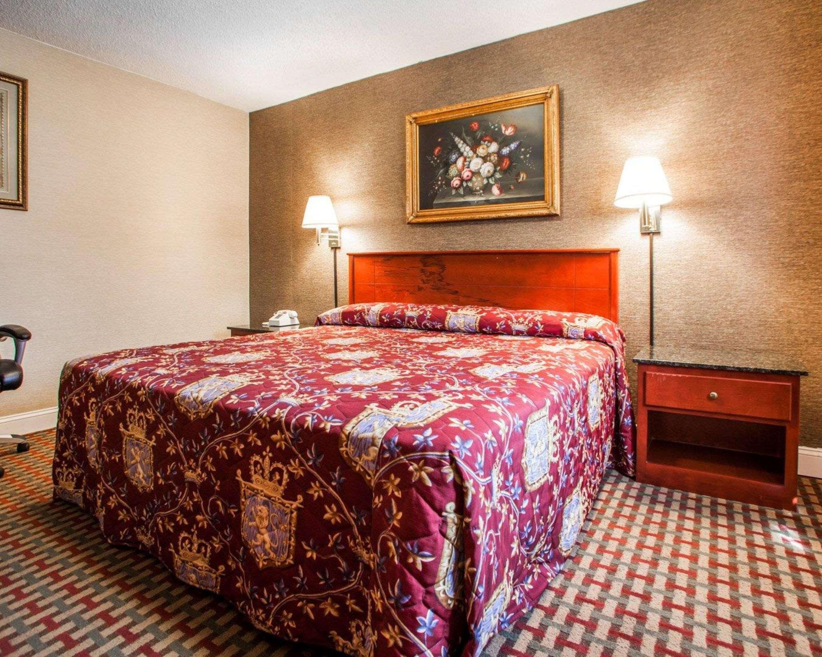 Rodeway Inn 2*
