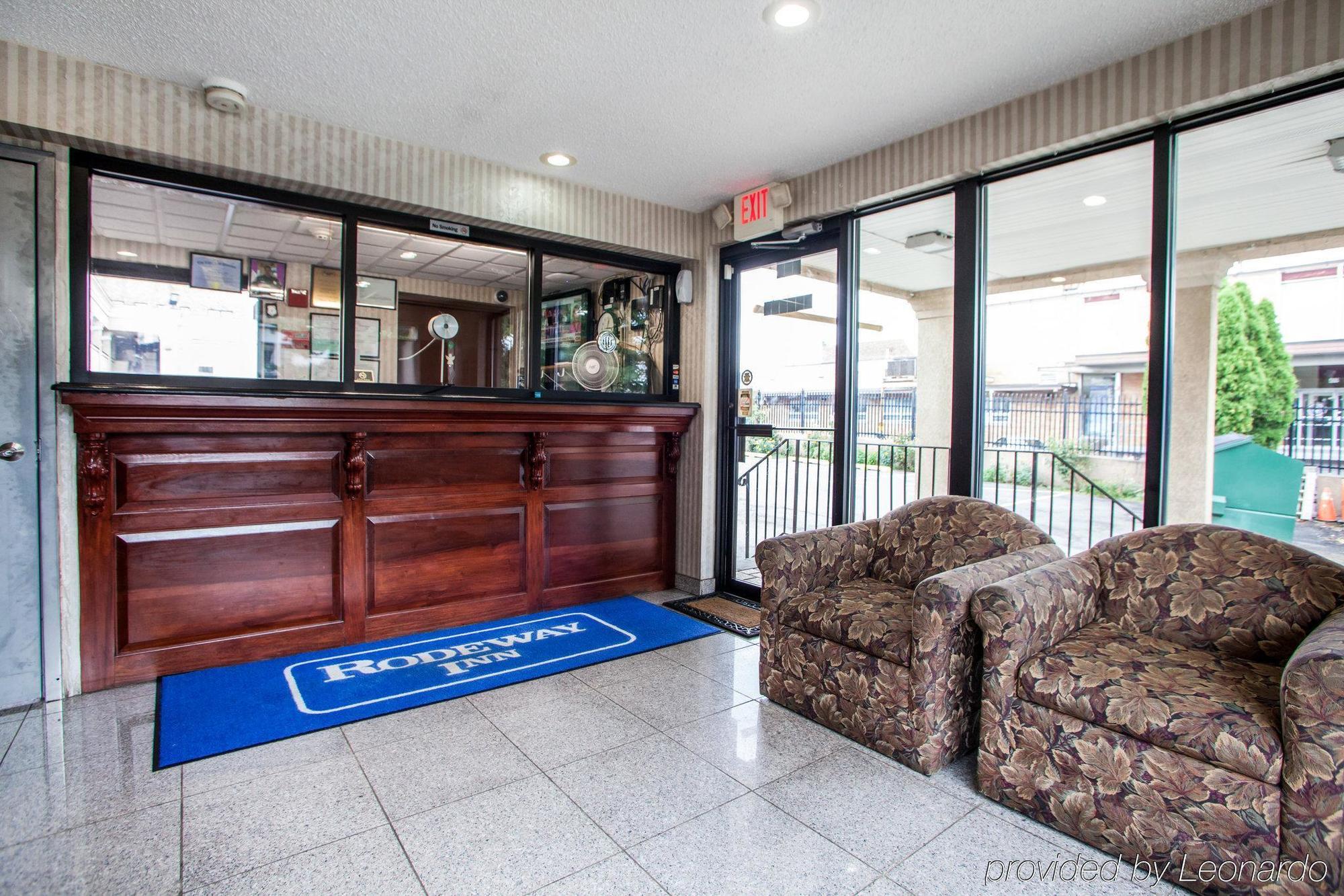 Rodeway Inn 2*